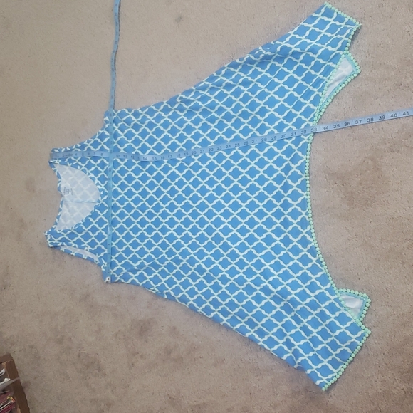 Crown and Ivy m assymetrical slip on diamond pattern etched pompom hem sleeveles - Picture 8 of 8